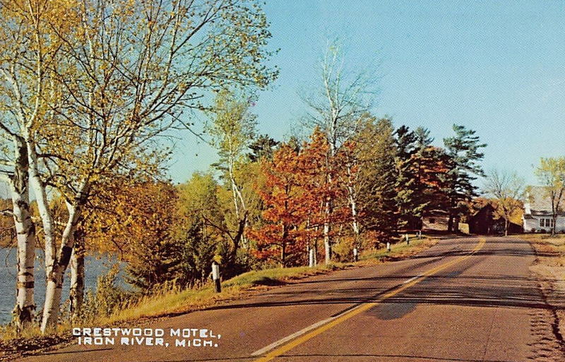 Crestwood Motel - Old Postcard